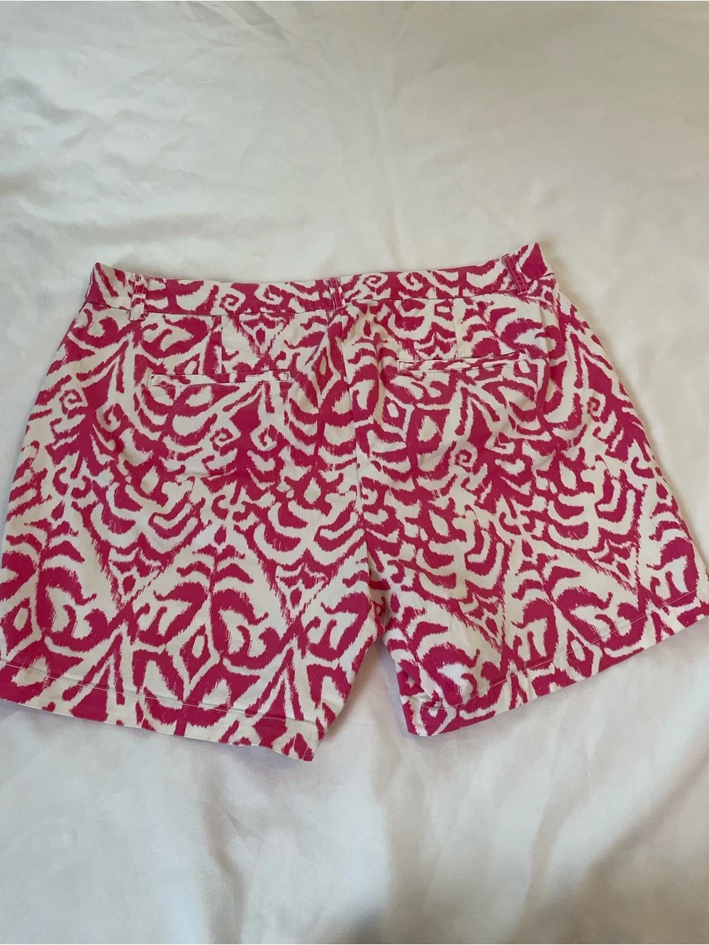 Crown & Ivy Pink and White Patterned Casual Shorts Front & Back Pockets Size 16W